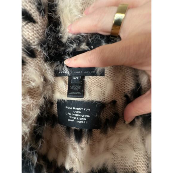 Marc by Marc Jacobs Cream Black Striped Knitted Soft Rabbit Fur Pocket Vest OS - Picture 12 of 16